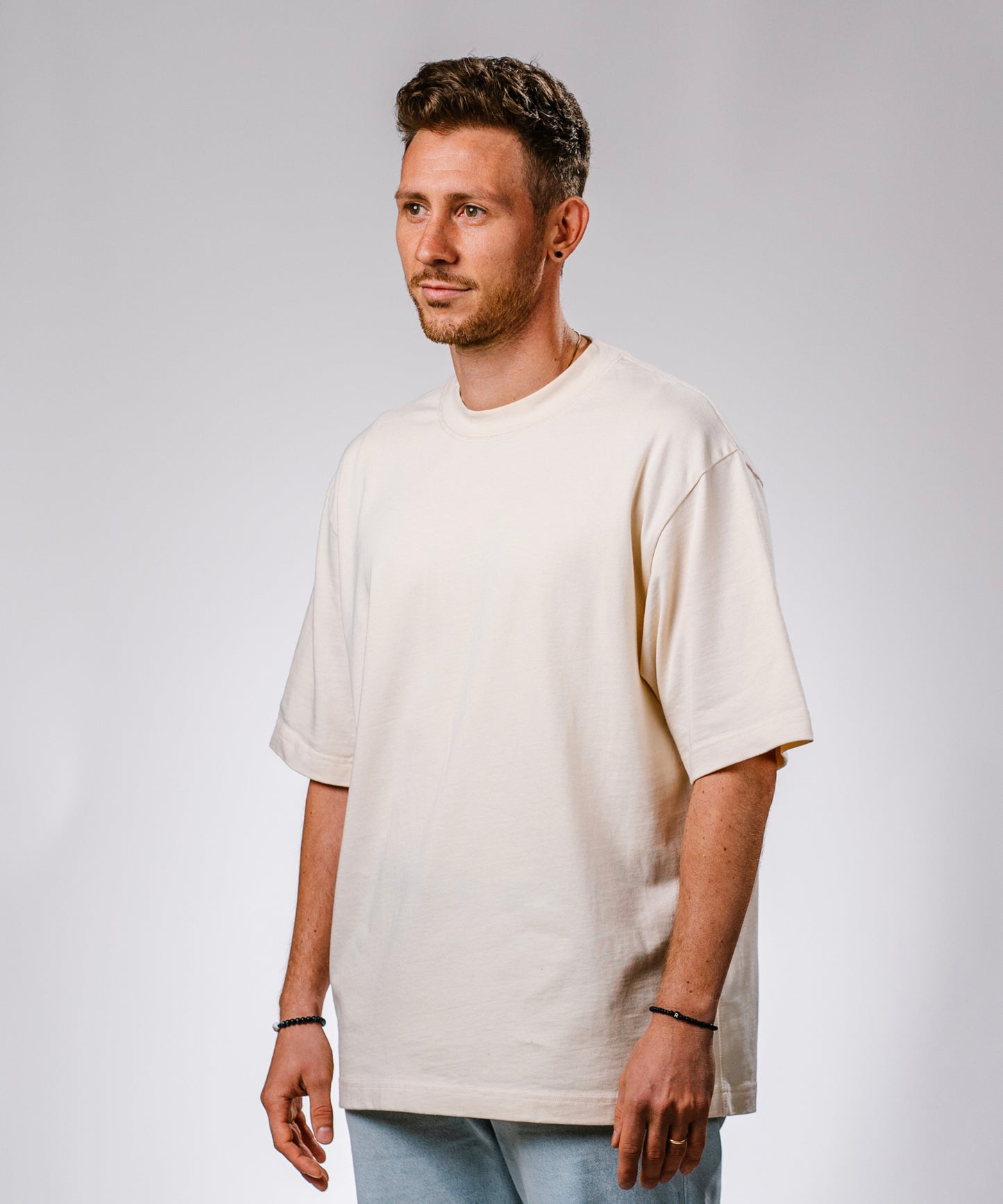 OVERSIZE LOGO T-SHIRT “T5" BUTTERCREAM