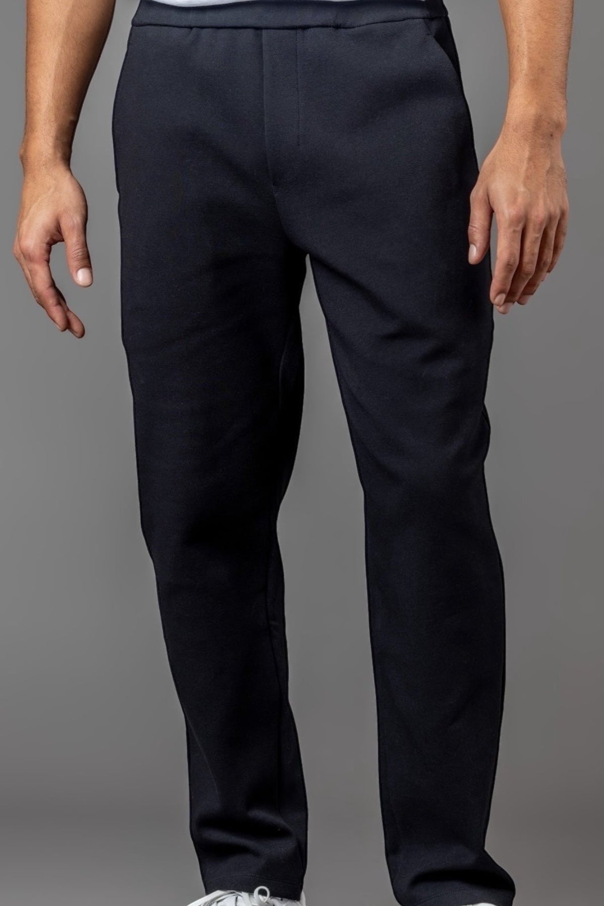 P10BLACKS, P10BLACKM, P10BLACKL, P10BLACKXL, P10BLACKXXL, P10BLACK3XL

Herren Jogginghose für Alltag und Reisen – mit Stretch und Zip-Tasche