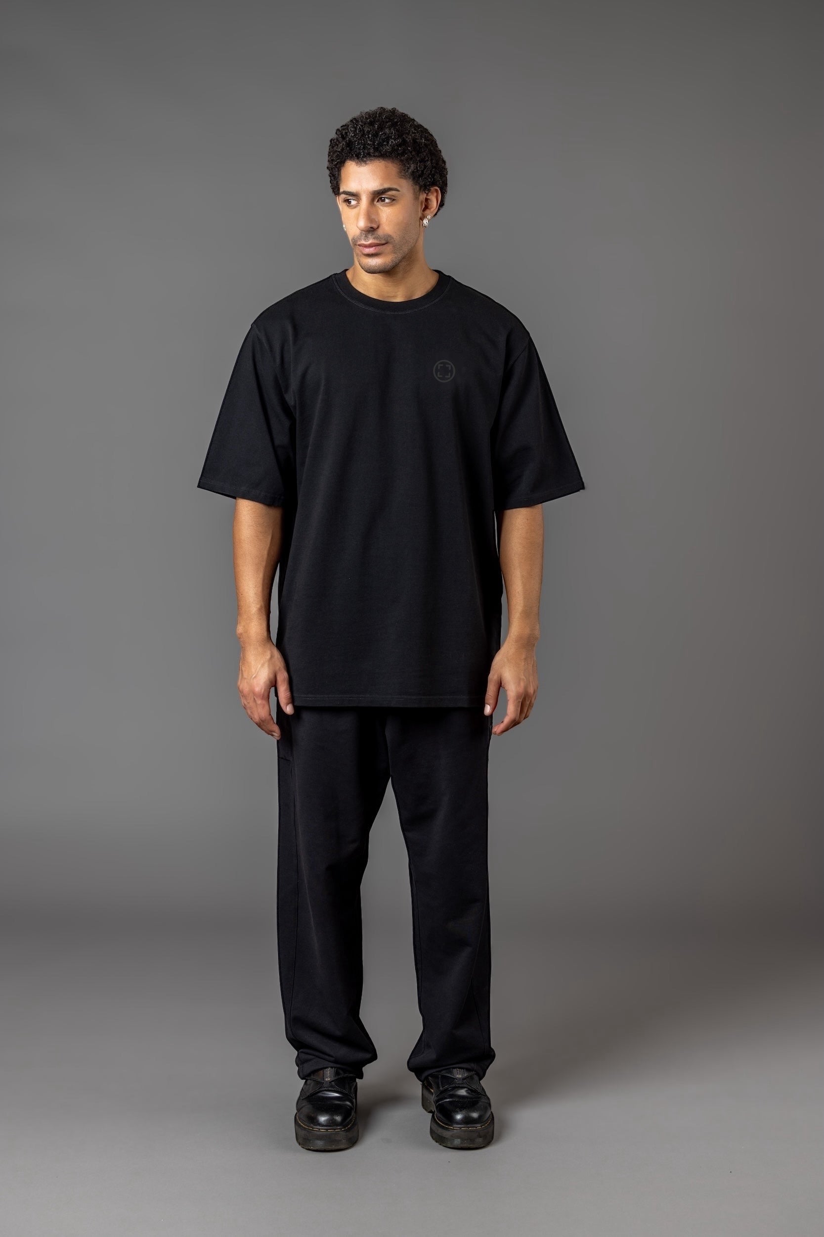 OVERSIZE LOGO T-SHIRT “T5" BLACK