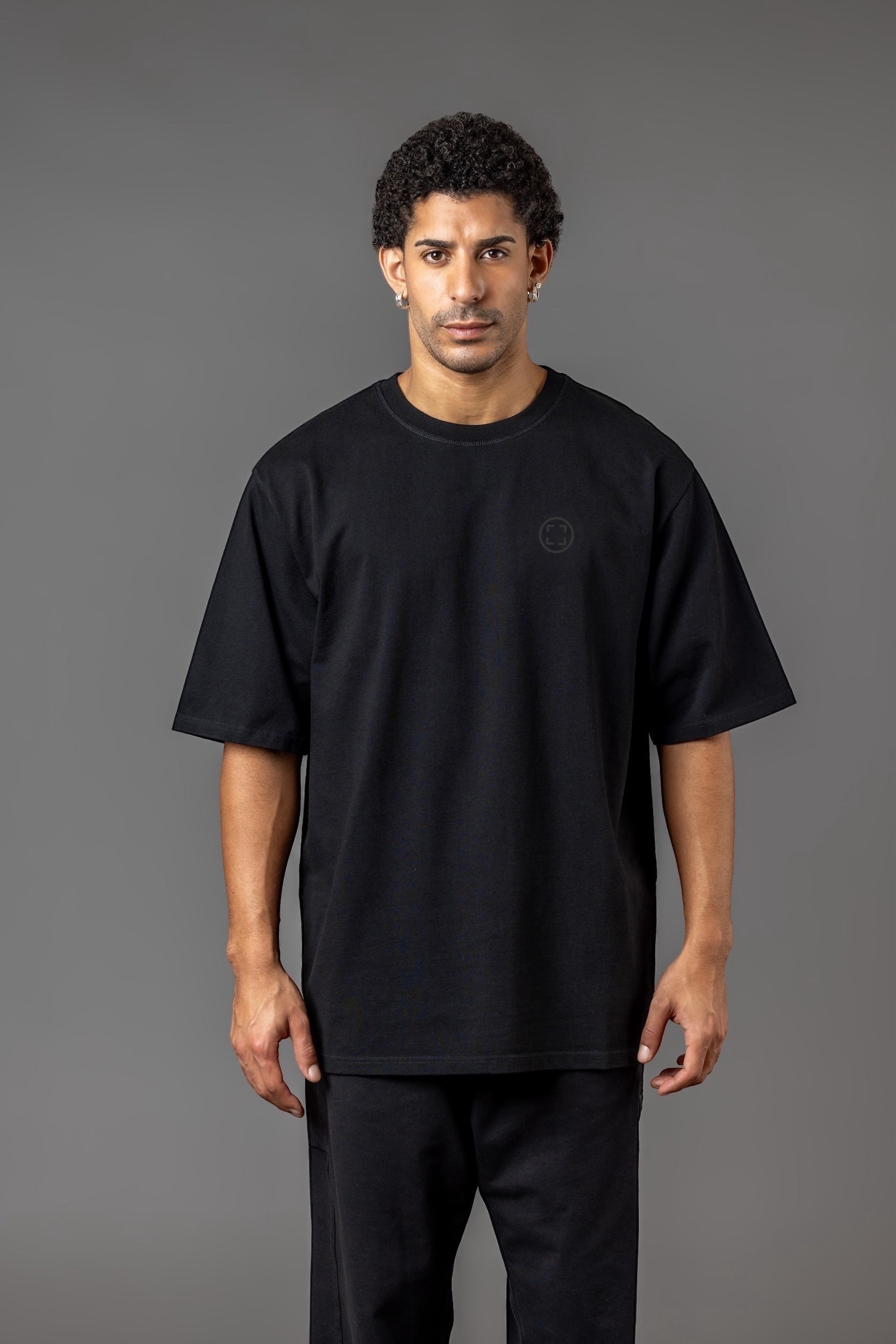 OVERSIZE LOGO T-SHIRT “T5" BLACK